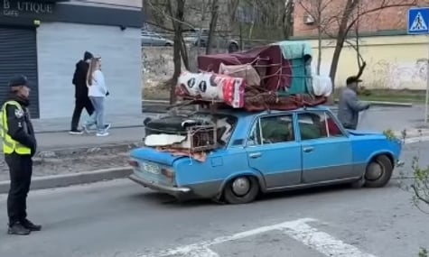 «Усе життя в одній автівці». Гороховський обіцяє подарувати новий пікап чоловікові, який розчулив соцмережі