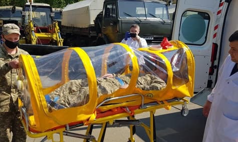 Військові медики отримали капсулу для транспортування людей з коронавірусом