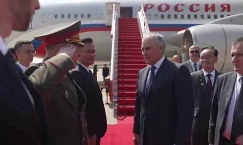 У Північній Кореї відкривають музей солдатів, загиблих на війні проти України. Туди вже прибув спікер Думи рф Володін