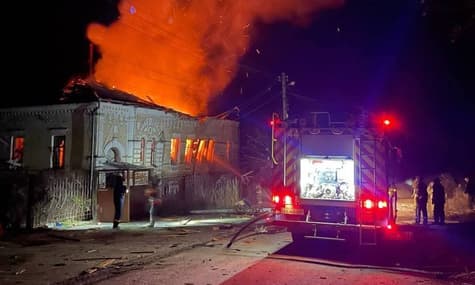 На Харківщині російські дрони пошкодили житлові будинки та заклад освіти