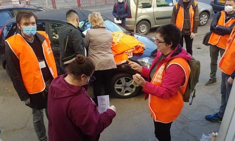 Мы друг другу не волки. Как люди помогают другим во время эпидемии