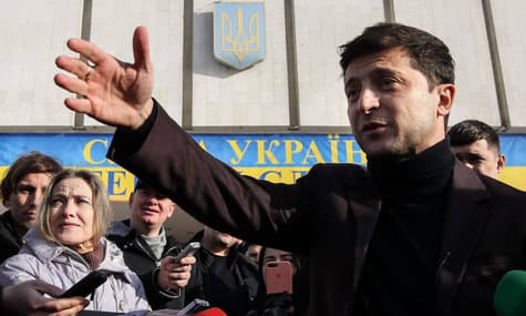Зеленський: ПриватБанк зараз державна установа, чому вона повинна повертатися Коломойському?