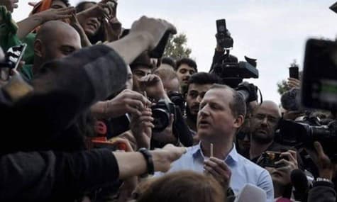 Кандидата в президенти Грузії затримали на «Фестивалі коноплі»: він роздавав самокрутки з марихуаною