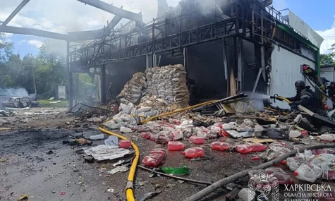 Депутат облради каже, що від Харкова до Полтави не залишилося жодної цілої АЗС. Глава ОДА спростував