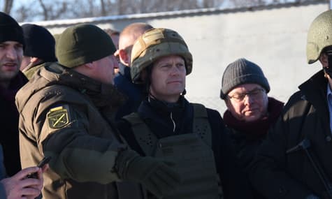 Глава МЗС Данії відвідав Донбас