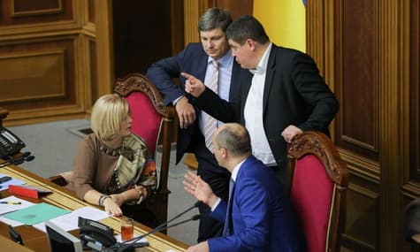 «Нині вже»: Распад коалиции, возвращение Коломойского и орденопад Порошенко