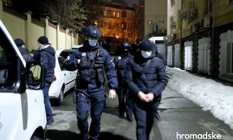Около офиса ОПЗЖ в Киеве обыскивают сотрудников охранной фирмы, которую связывают с Медведчуком