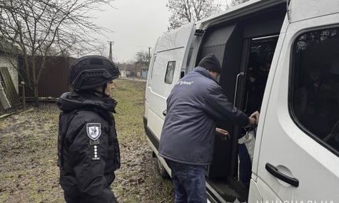 На Сумщині російський дрон атакував авто «Білий янгол» під час евакуації