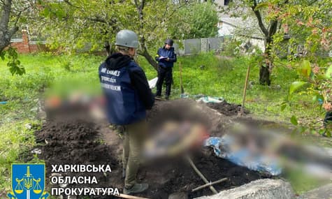 Во время оккупации села в Харьковской области оккупанты обстреляли из танка жилой дом: погибли трое гражданских