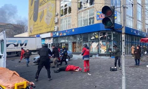 В Херсоне вследствие утреннего обстрела погибли 10 человек, еще 55 ранены — ОВА