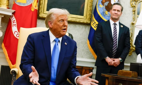 Журналисты узнали имена двух соратников Трампа, желающих давить на путина. Другие — за давление на Украину