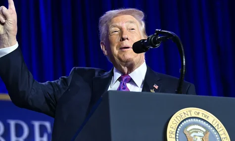 «Робимо послугу всьому світу». Трамп заявив, що США почали розмінування Ормузької протоки