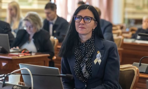 Польську депутатку, яка сказала таксисту-українцю «повертатися до своєї країни», звинуватили в образі за національністю