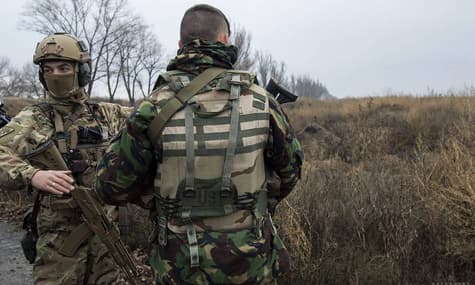 У зоні бойових дій на Донбасі підірвались двоє військових — штаб