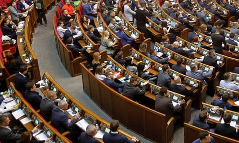 Рада підтримала законопроєкт про коронавірус: що він передбачає?