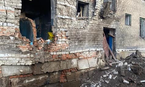 россияне ударили ракетами по центру с переселенцами в Донецкой области: один человек ранен