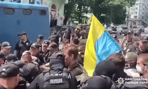 Поліція заперечила, що неправомірно затримала військового з протезом поблизу заходу «КиївПрайду»