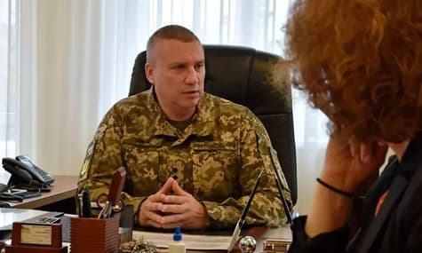 Суд арештував майно родини ексвоєнкома Борисова. Його родичі намагалися вивезти Porche — ДБР