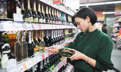 Кияни просять скасувати заборону на продаж алкоголю вночі: поки що 18 підписів