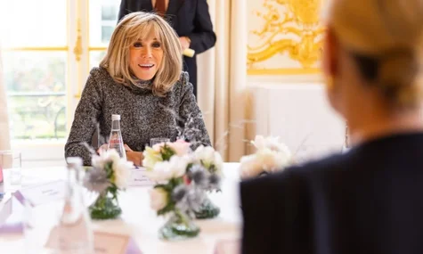 «Жан-Мішель, так звана Бріжит Макрон». Першу леді Франції позначили чоловічим ім'ям на сайті податкової служби