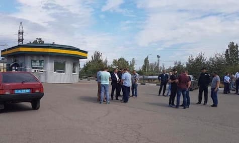 У Миколаєві на заправці застрелили трьох людей