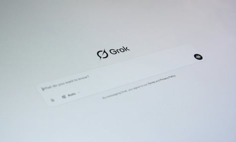 ШІ-бот Grok генерував оголені фото користувачів X, а потім «визнав» порушення