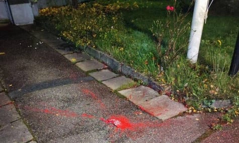 У Швеції шукають пілотів дрона, який вкотре облив фарбою та липкою речовиною віллу російської торговельної делегації