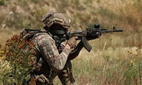 Ракеты от США и инструкторы из Финляндии для Украины, обыск в доме Трампа: главное за ночь 9 августа