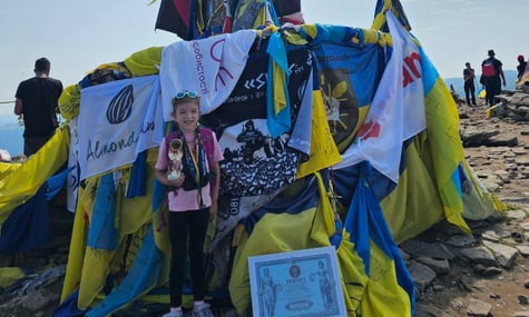 П'ятирічна львівʼянка встановила рекорд України, самотужки підкоривши Говерлу