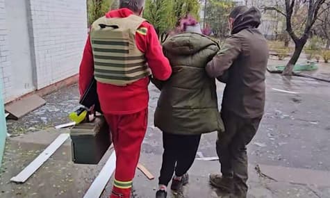 Оккупанты обстреляли Херсон из артиллерии: пять человек пострадали, среди них ребенок