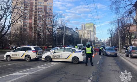 У Києві перекрили рух для ліквідації наслідків обстрілів. Де саме?