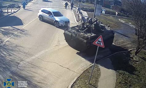 Чоловік, який провів до околиць Києва колони російської техніки, отримав 15 років за ґратами