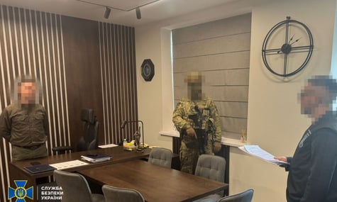 Заступників двох обласних голів СБУ затримали в межах «самоочищення» служби: йдеться про бурштиновий бізнес