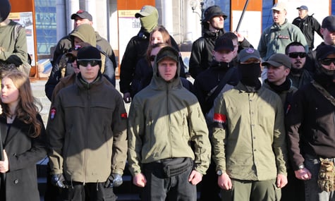 «Традиція прийде — порядок наведе». У Києві до Дня українського добровольця праві організації вийшли на марш (ФОТО)