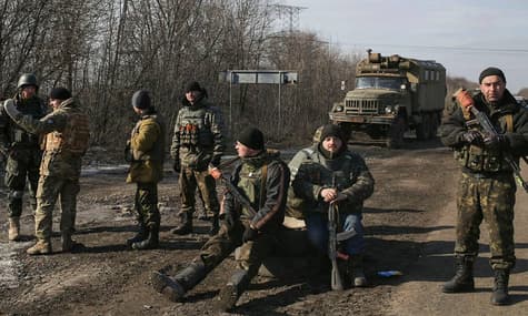 «Нині вже»: Чому медична реформа не працює в селі, чотири роки після Дебальцевого та як жити без соцмереж