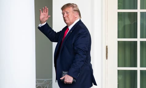 Twitter назавжди заблокував акаунт Трампа через «прославлення насильства»