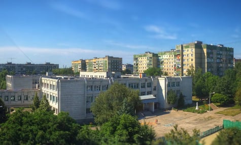 У ліцеї Львова масово отруїлися діти: госпіталізували вже 18 людей