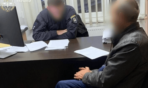 На Прикарпатті чоловік прив’язав собаку до машини та тягнув дорогою: від травм тварина померла