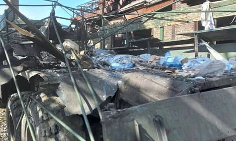 Під час режиму тиші на «Азовсталі» росіяни підбили авто, що рухалось до цивільних. Є загиблий боєць — «Азов»