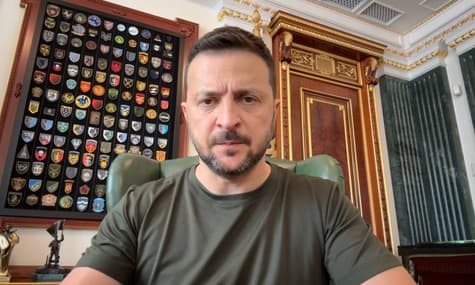 Зеленский: Готовим шаги, чтобы россия теряла больше логистики и техники