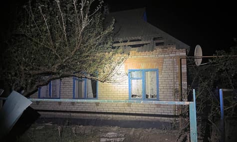 Никополь снова под огнем: пострадал мужчина, повреждены универмаг и детсад