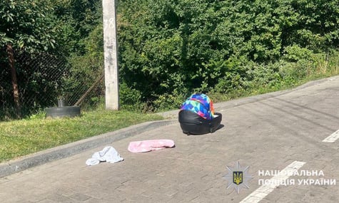 У Львові батько залишив люльку з немовлям на даху авто і поїхав: дитина постраждала