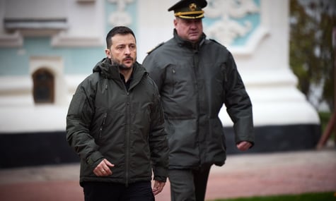 Зеленский о переговорах с путиным: Мы должны быть не наедине, сейчас они были бы проигрышными
