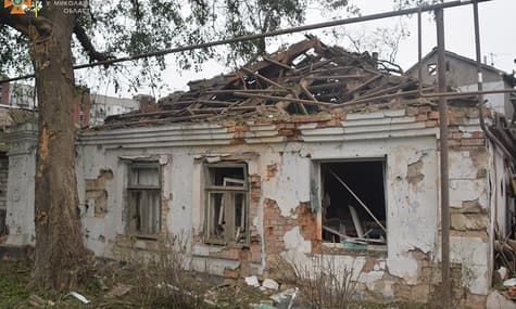 Оккупанты нанесли ракетный удар по Николаеву: возник пожар, есть пострадавший