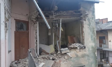 У Львові внаслідок вибуху у квартирі постраждали двоє людей, у будинку обвалилася стіна