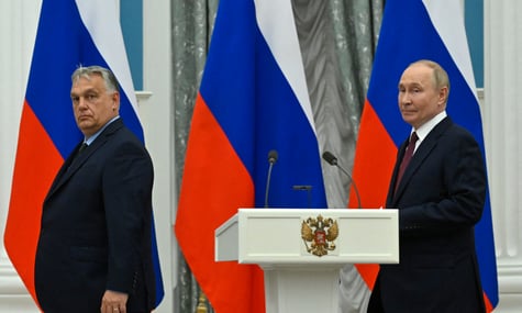 кремль назвав Угорщину «недружньою країною», вітати Мадяра з перемогою на виборах не збирається