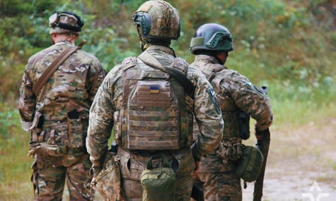 П’ятьом російським добровольцям, які мали конфлікти з командирами, погрожували депортацією в міграційному центрі — Kyiv Independent