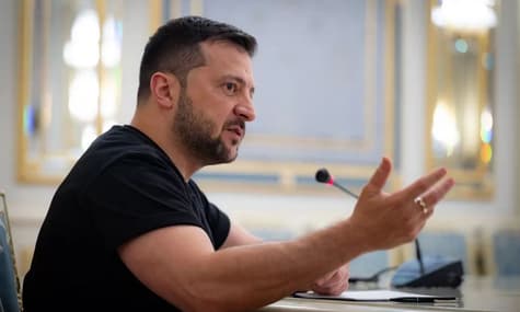 Зеленский отреагировал на слова Макрона о возможности отправки западных войск в Украину