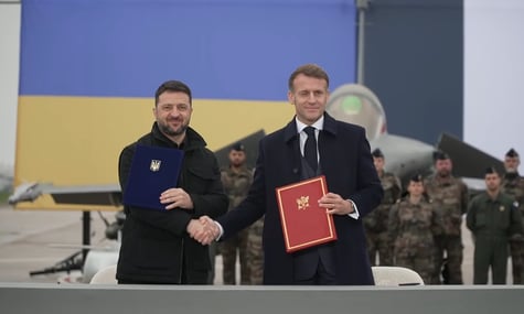 Зеленський та Макрон підписали угоду для посилення України