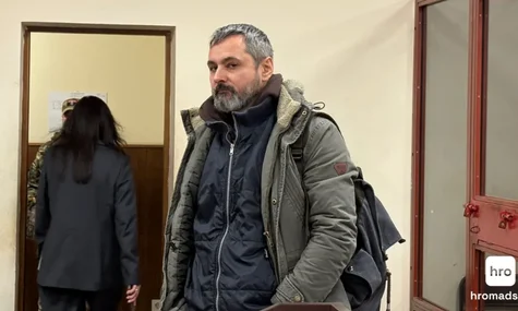 Режисер Андрій Білоус, якого підозрюють у сексуальному насильстві, у Печерському районному суді Режисер Андрій Білоус, якого підозрюють у сексуальному насильстві, у Печерському районному суді
